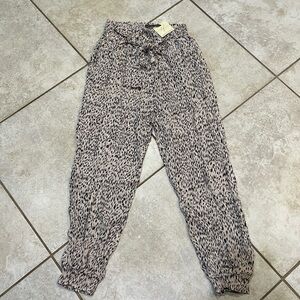 NWT! VICI Dress Forum Leopard Belted Lightweight Jogger Pants M